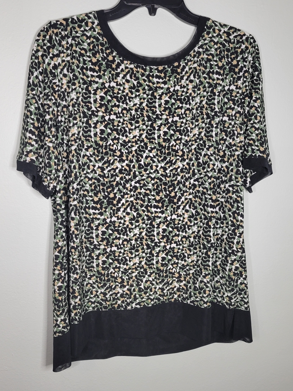 Anne Klein Black, Green & Cream Leopard Print Short Sleeve Top
